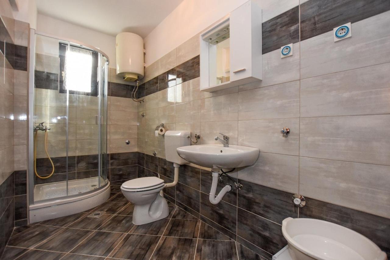 Apartments Luce - Family Friendly & Parking Pag Town Zewnętrze zdjęcie